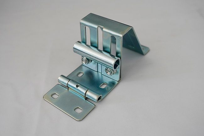 65 Single row bridge edge hinge